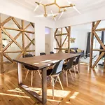 Lovelystay - Liberdade Unique Style! Διαμέρισμα *